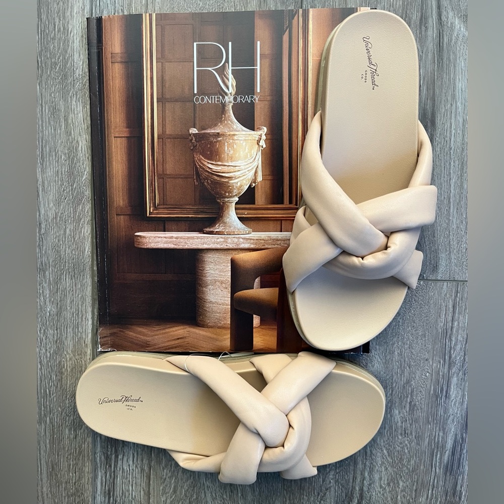 🌷🌷🌷HP BNIB Cosette Soft and Supple Slides
